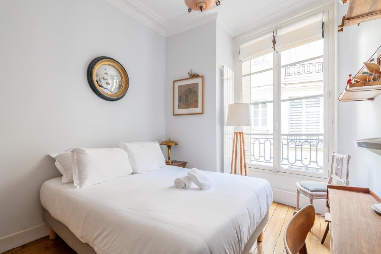 Veeve - Impressions Of The Eiffel Tower Apartment Paris